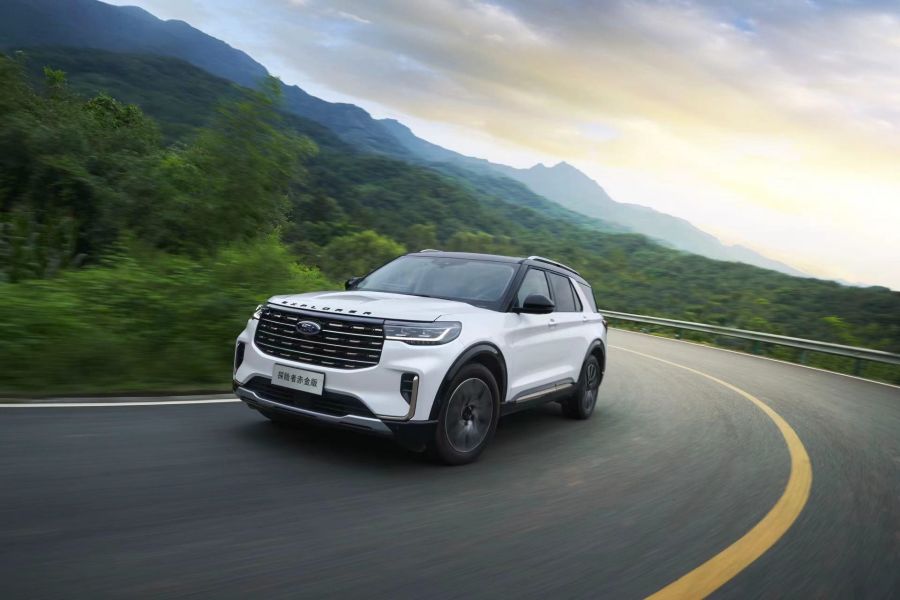 不到40万就能坐上百万级豪车这台车直接秒杀BBA-图8