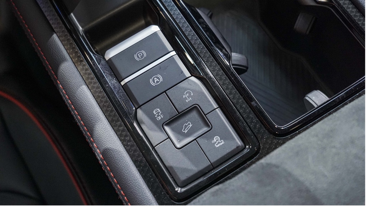 17.28万购越野大满配 江铃大道敢探者车展实拍-图10