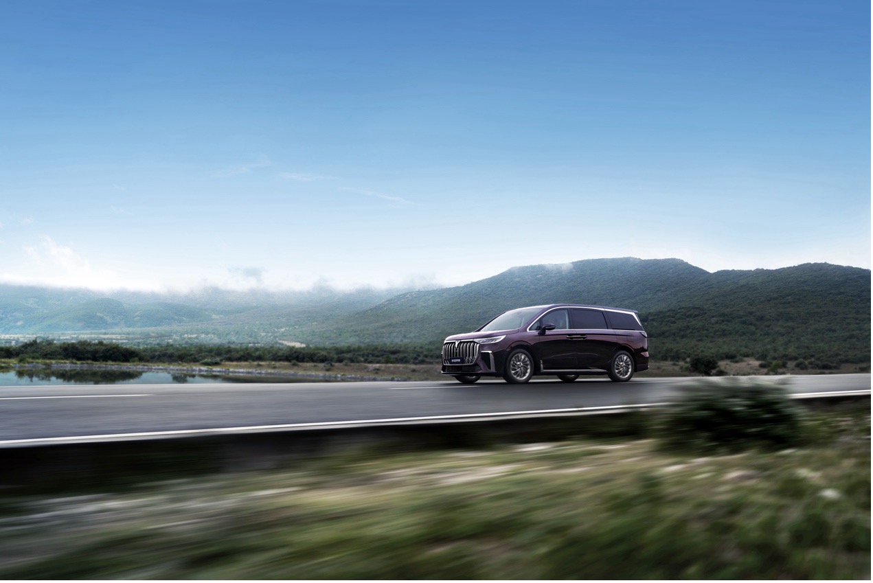 新岚图梦想家样样兼备 插混MPV才是出行首选-图2