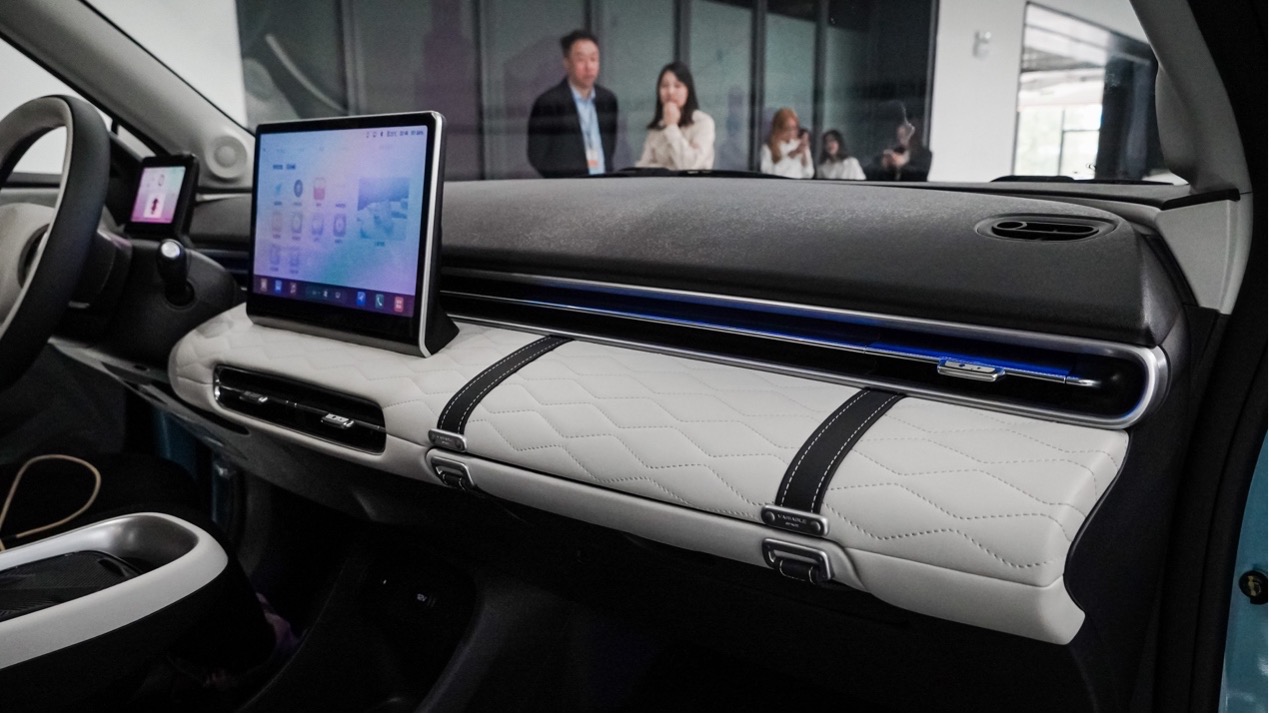 加入国民纯电小车之争 东风纳米01正式亮相-图16