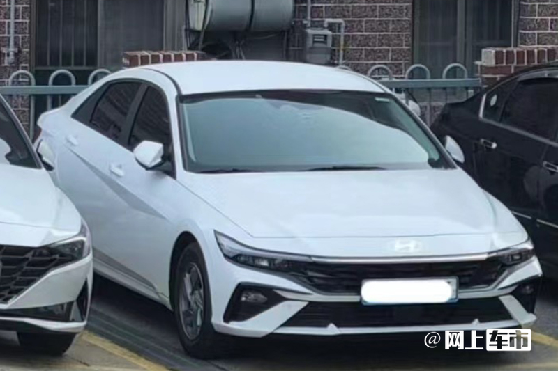 现代新伊兰特实车街拍造型更运动 三季度上市-图1