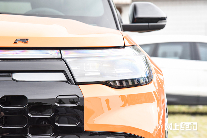 多花X万买越野版福特探险者昆仑巅峰版售XX-XX万-图4