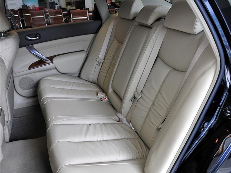 网上车市太原站东风日产汇港天籁荣耀版