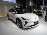 智己 LS7 茶色