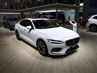 沃尔沃 S60 T8 混动 白色