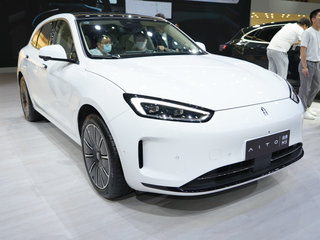 AITO M5 白色