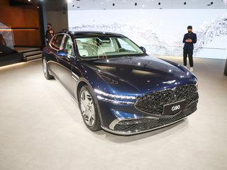 捷尼赛思 G90 蓝色