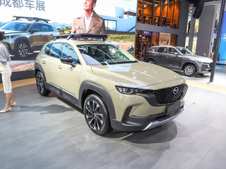 马自达CX-50行也 黄色