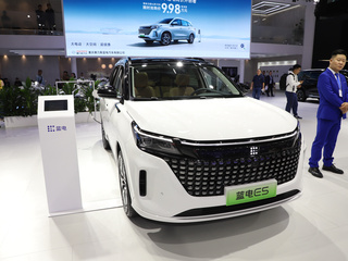 蓝电E5 白色