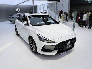 名爵 5 PRO 白色