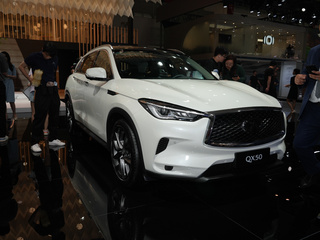 英菲尼迪 QX50 白色