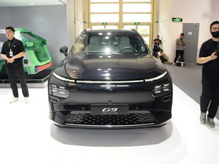 小鹏 G9  黑色