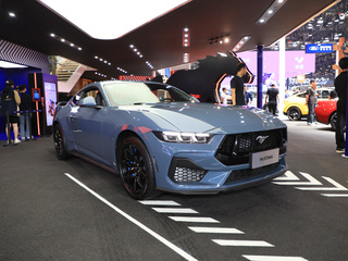 福特 野马 5.0 V8 套件版 蓝色
