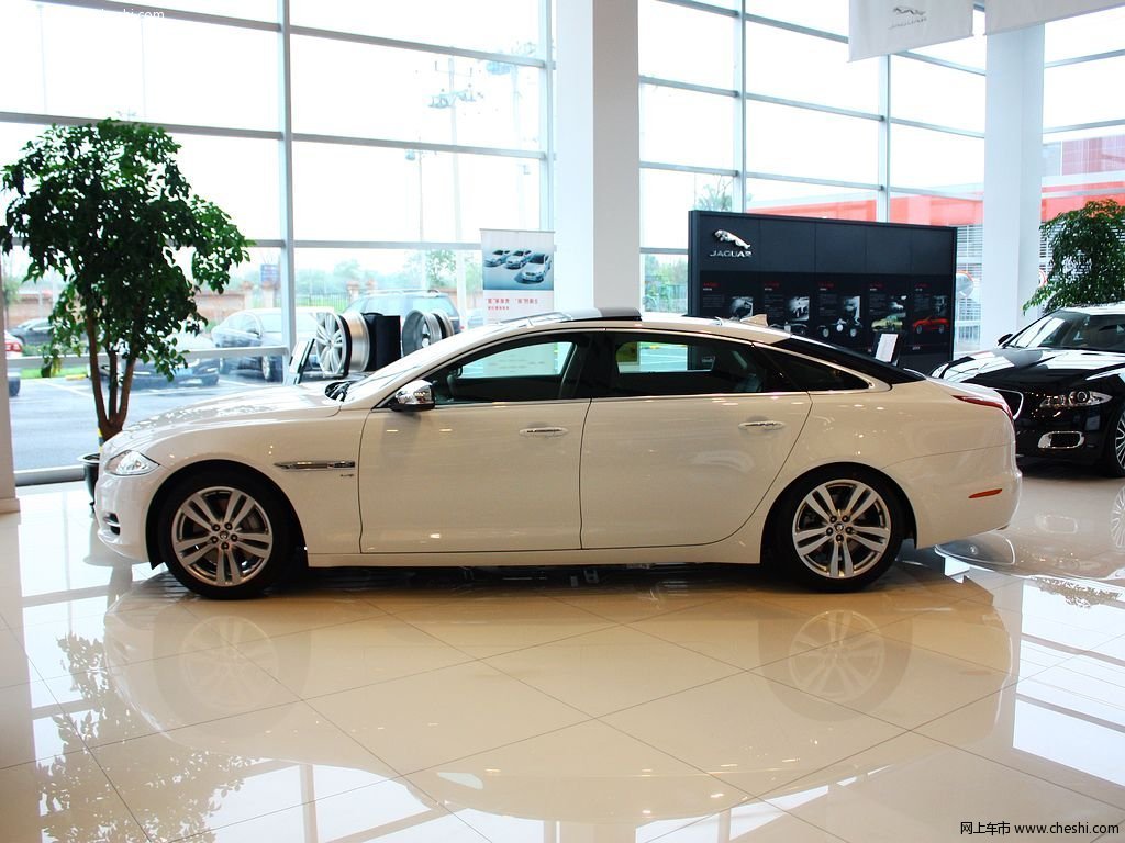 捷豹xj 捷豹xj 3.0sc at 剑桥限量版 2013款图片