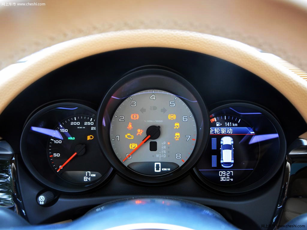 汽车图片 保时捷 macan 2014款 macan s 玛瑙灰 内饰中控(8/8 速度