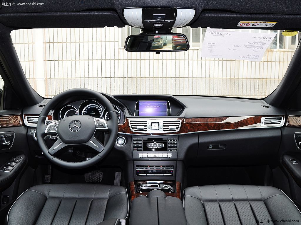 奔驰E级 2015款 E200L中控方向盘高清图片(1