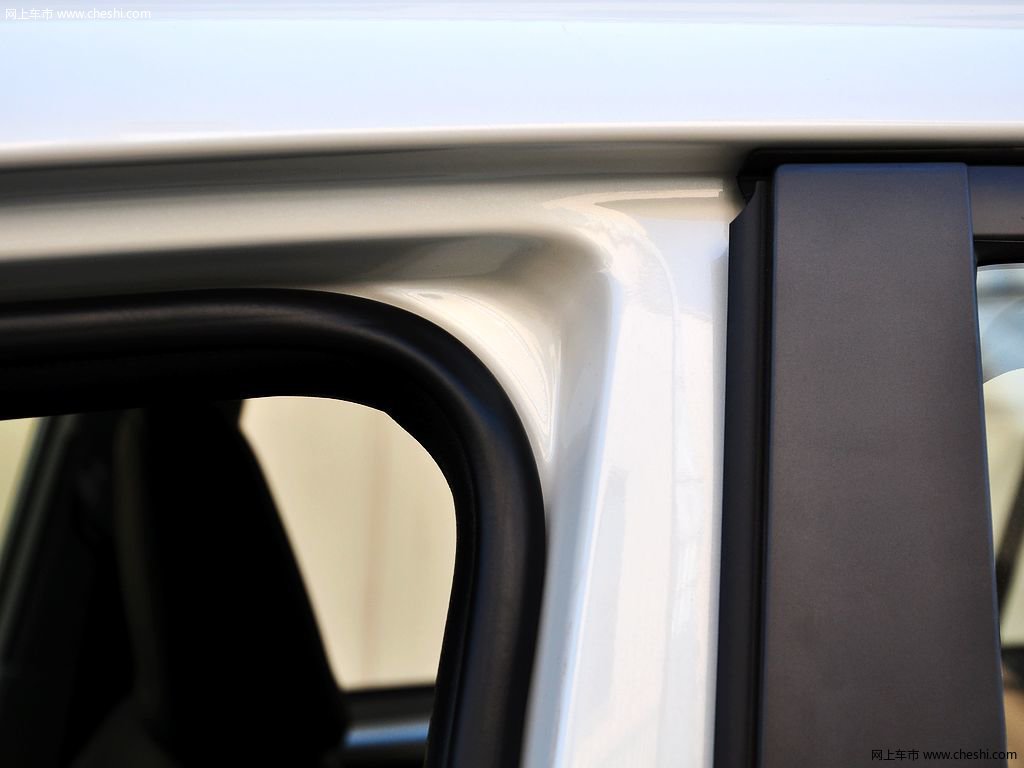 RAV4荣放 15款 丰田 RAV4 2.5L 自动四驱尊享型 5座图片