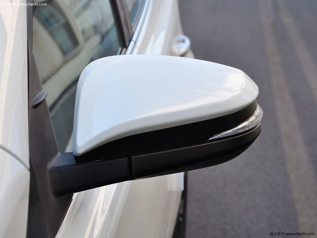 RAV4荣放 15款 丰田 RAV4 2.5L 自动四驱尊享型 5座图片