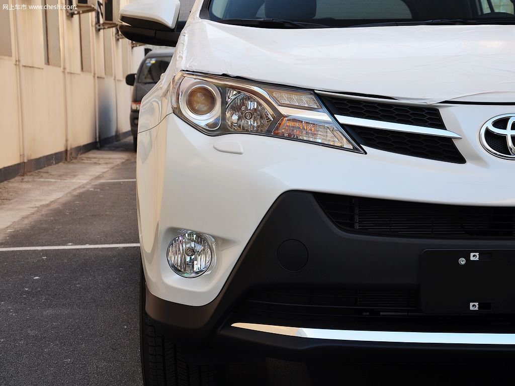 RAV4荣放 15款 丰田 RAV4 2.5L 自动四驱尊享型 5座图片
