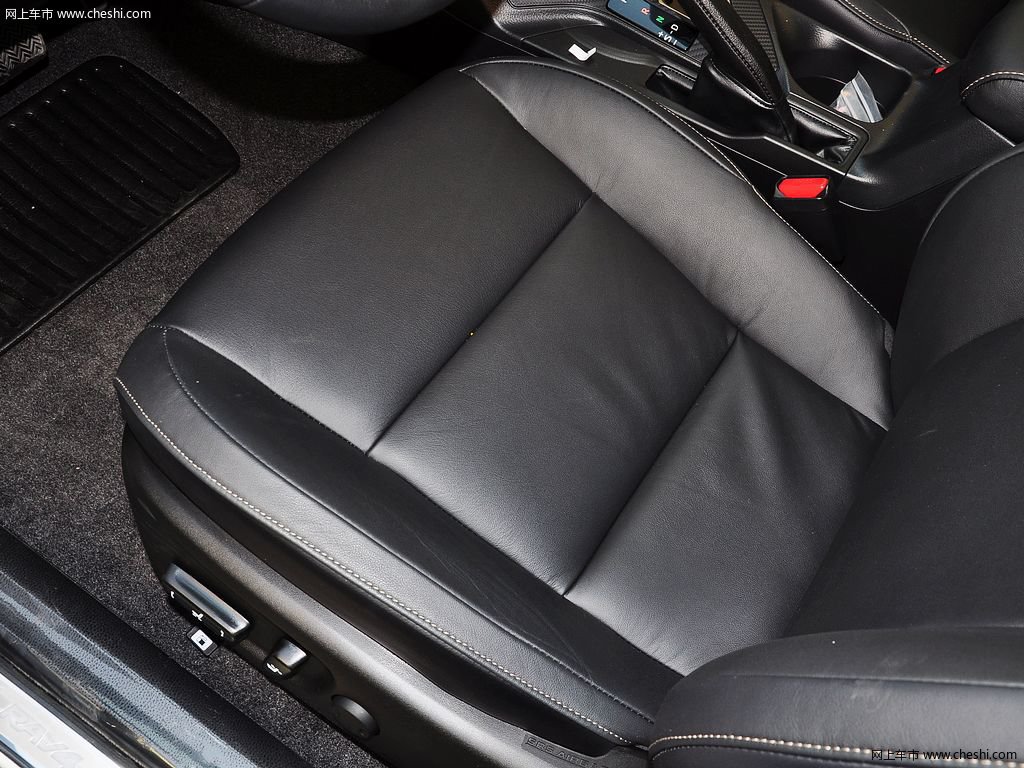 RAV4荣放 15款 丰田 RAV4 2.5L 自动四驱尊享型 5座图片