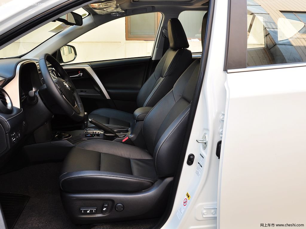 RAV4荣放 15款 丰田 RAV4 2.5L 自动四驱尊享型 5座图片