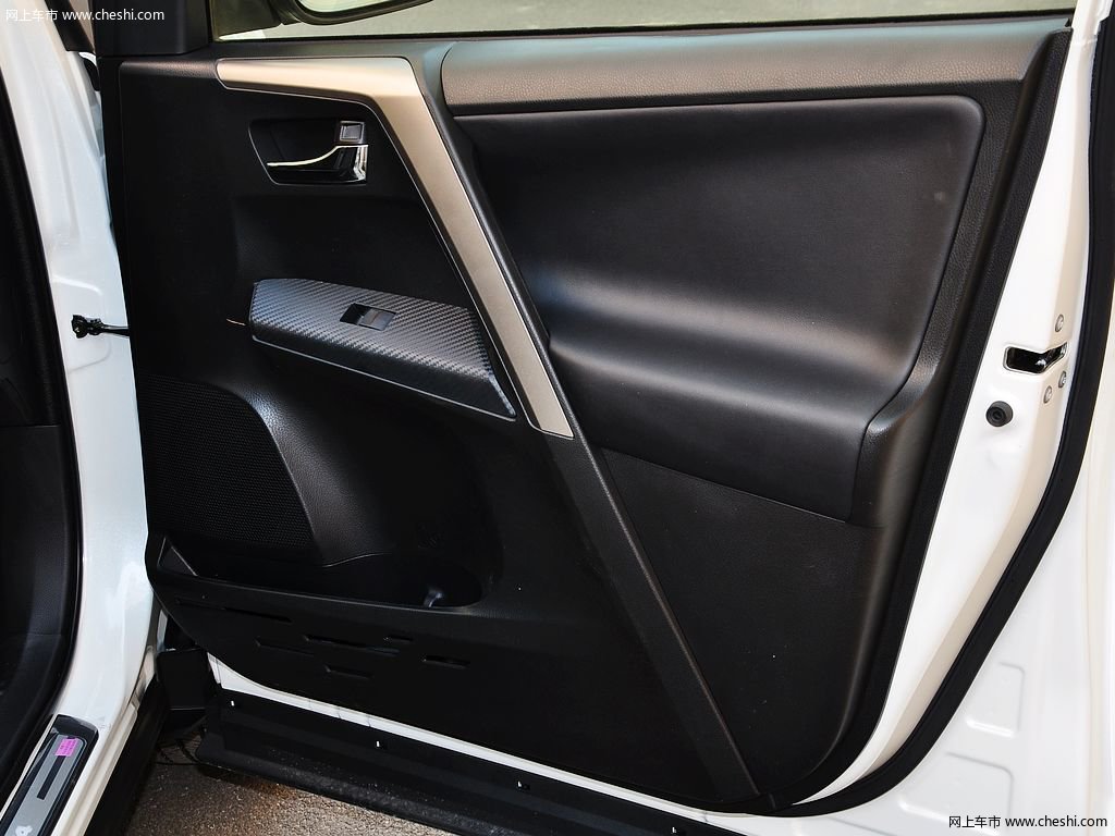 RAV4荣放 15款 丰田 RAV4 2.5L 自动四驱尊享型 5座图片