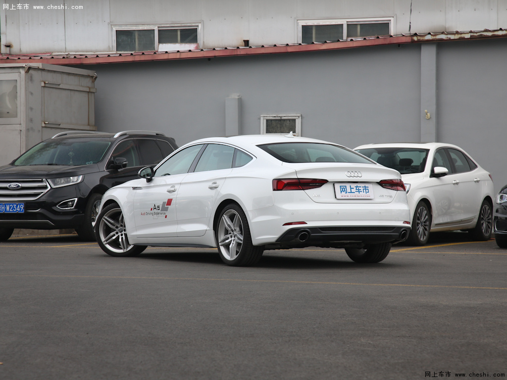 左 右→             奥迪a52019款 sportback 45 tfsi 运动型