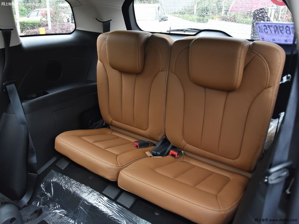 棕色宋max 2019款 1.5t 自动智联睿耀型 7座国vi座椅
