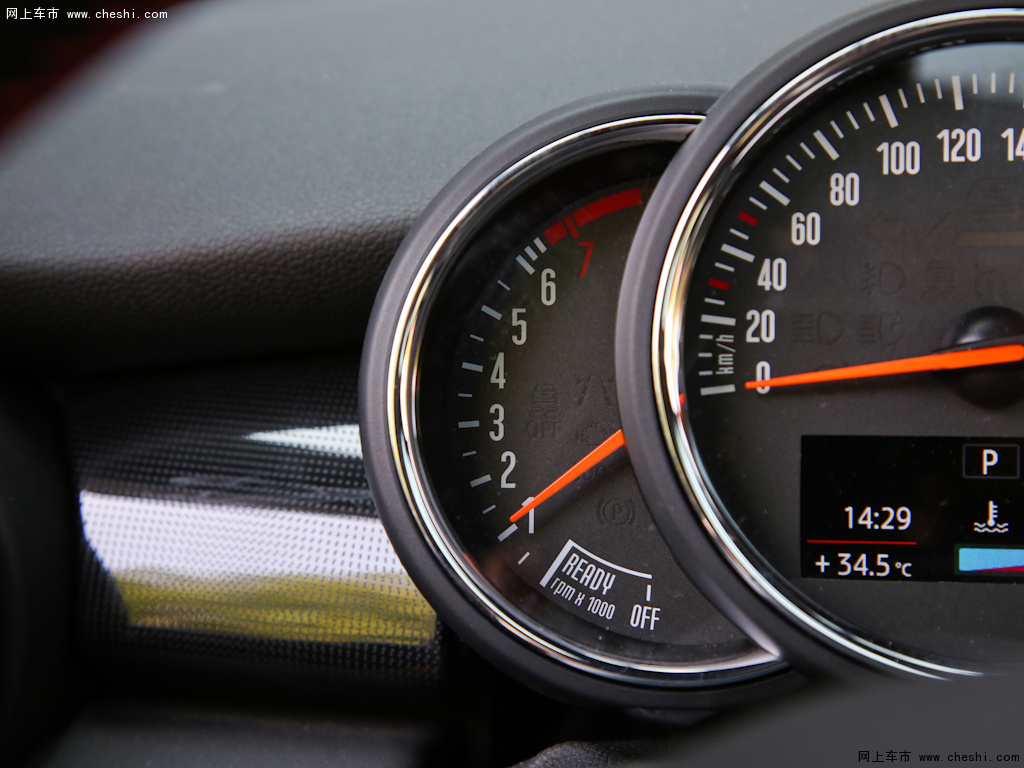 黑色mini 2020款 2.0t cooper s赛车手内饰中控图片