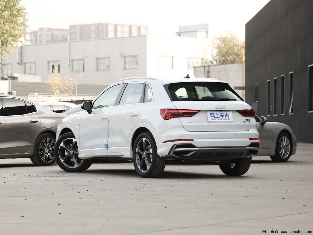 支持键盘翻页 ←左 右→             奥迪q32021款 35 tfsi 时尚动感