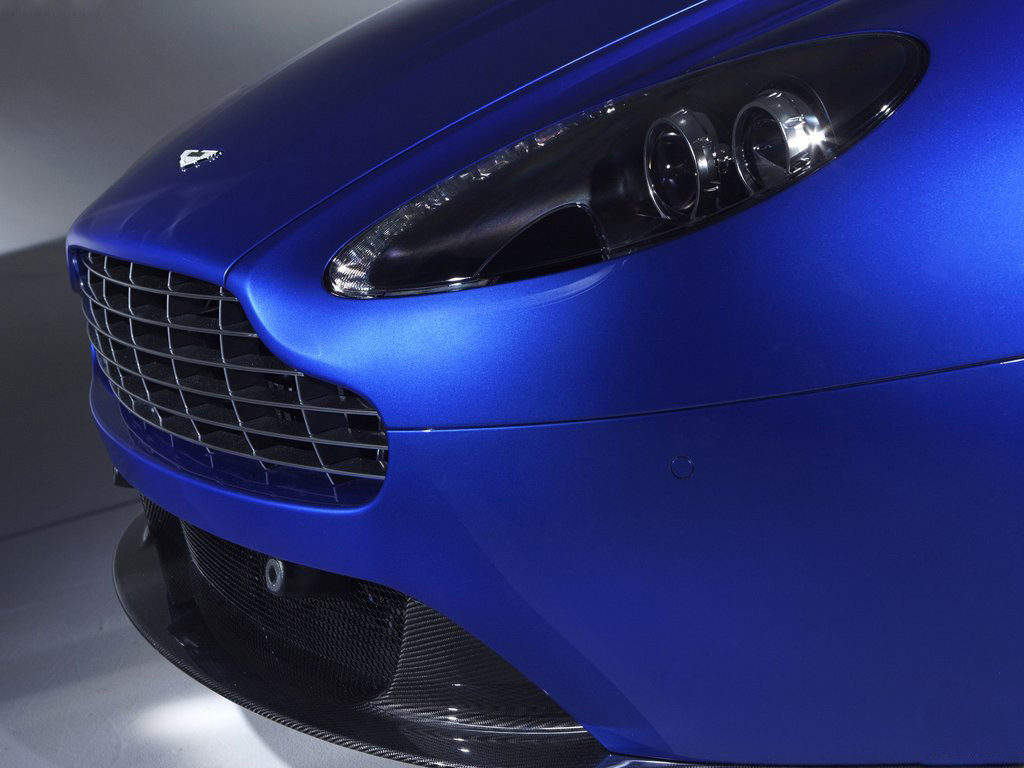 阿斯顿·马丁V8 Vantage 图片