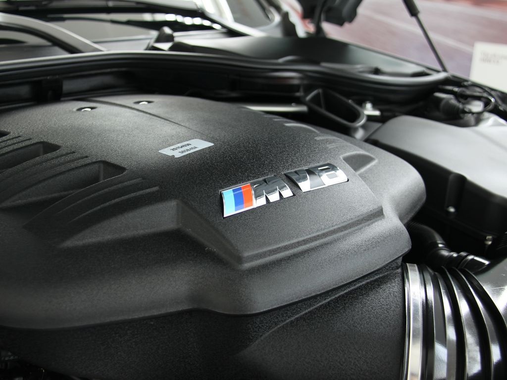 宝马M3 M3 4.0 V8 双门碳纤维顶版 2011款图片