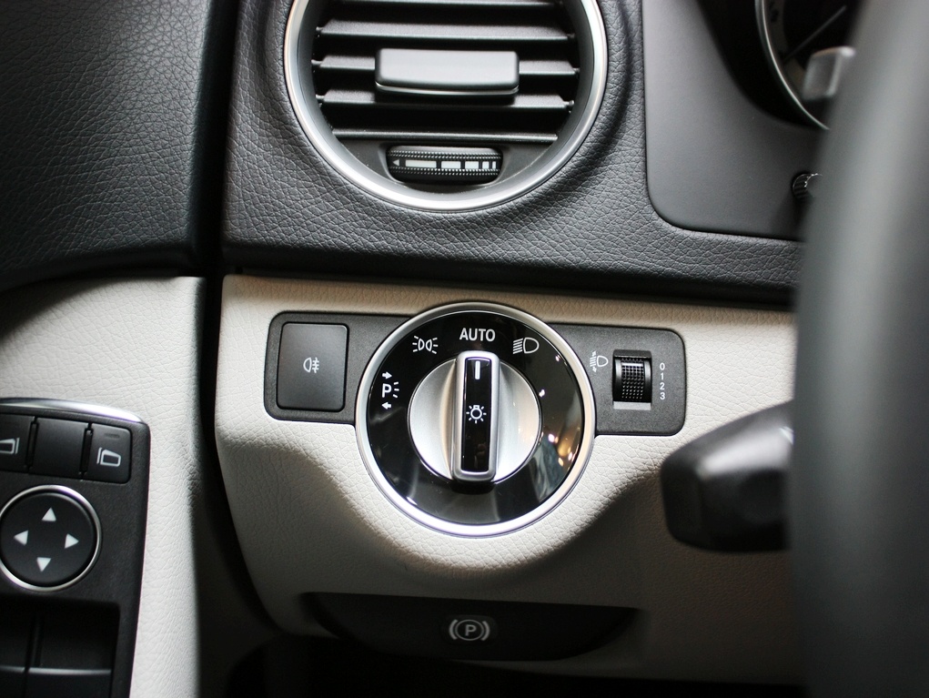 奔驰C级 2011款 C200 优雅型图片