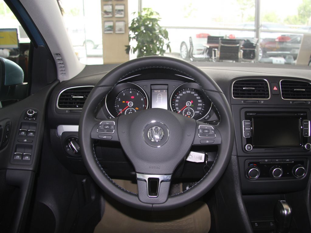 高尔夫 2012kuan  1.4TSI DSG 蓝驱版图片