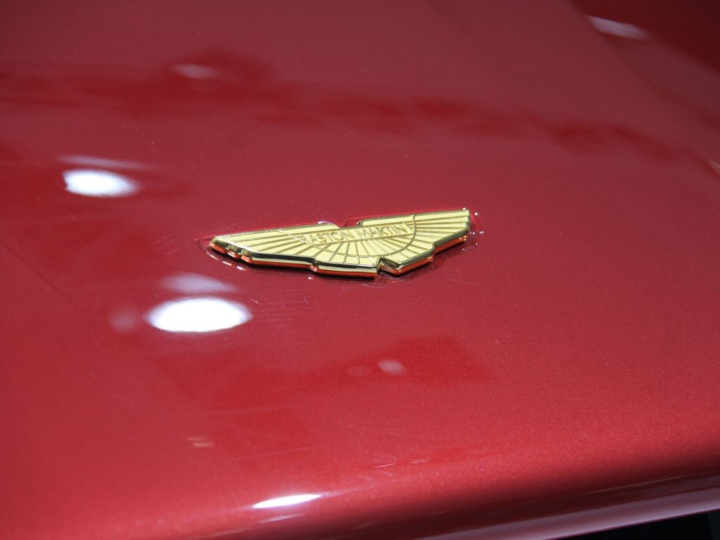 阿斯顿·马丁V8 Vantage 图片
