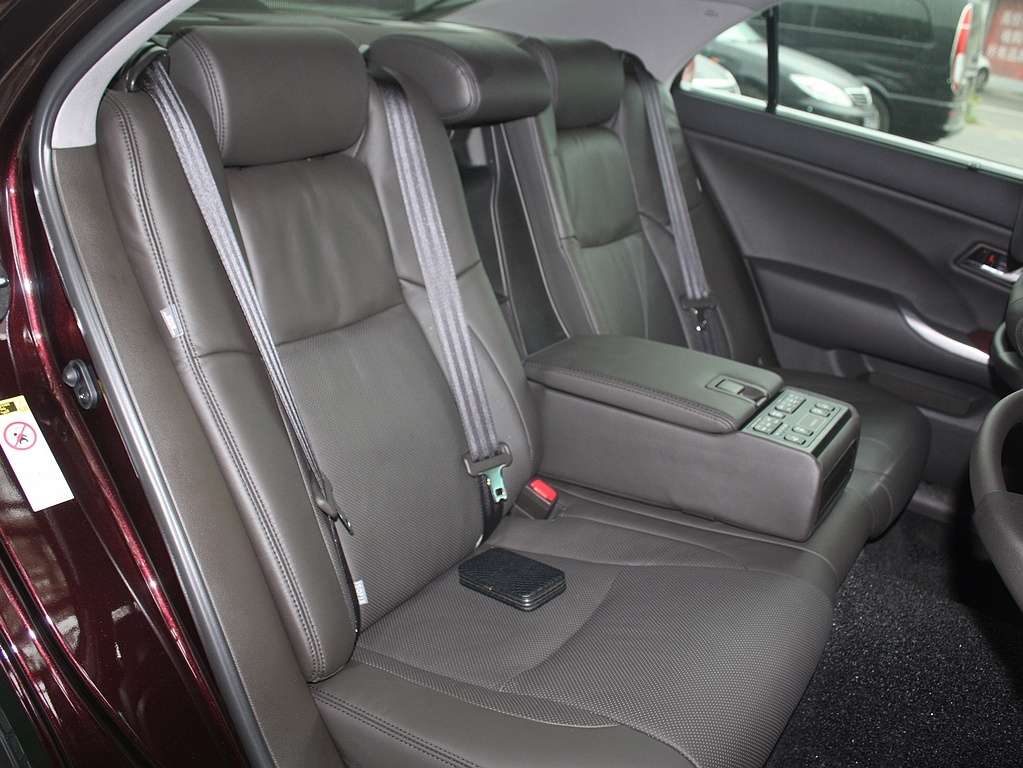 皇冠 2012款 皇冠 V6 3.0 AT Royal Saloon图片