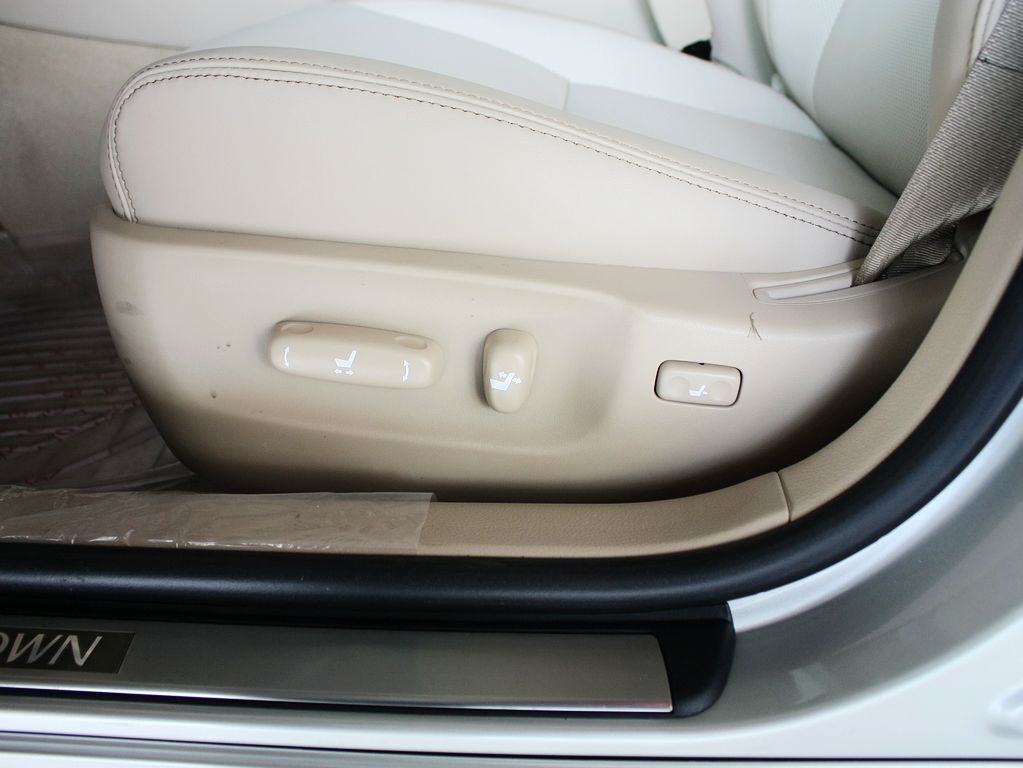 皇冠 皇冠 V6 2.5 AT Royal 导航版 2012款图片