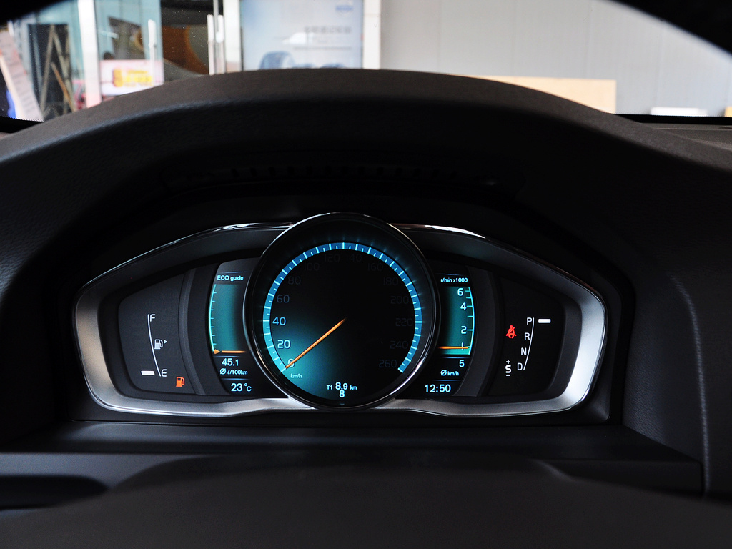 沃尔沃V60 T5 2.0T AT 智雅版 2014款图片