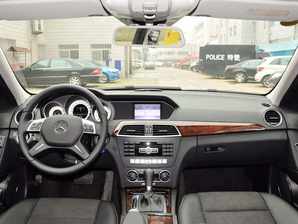 奔驰C级 2013款 奔驰 C260 1.8T Grand Edition 优雅型图片