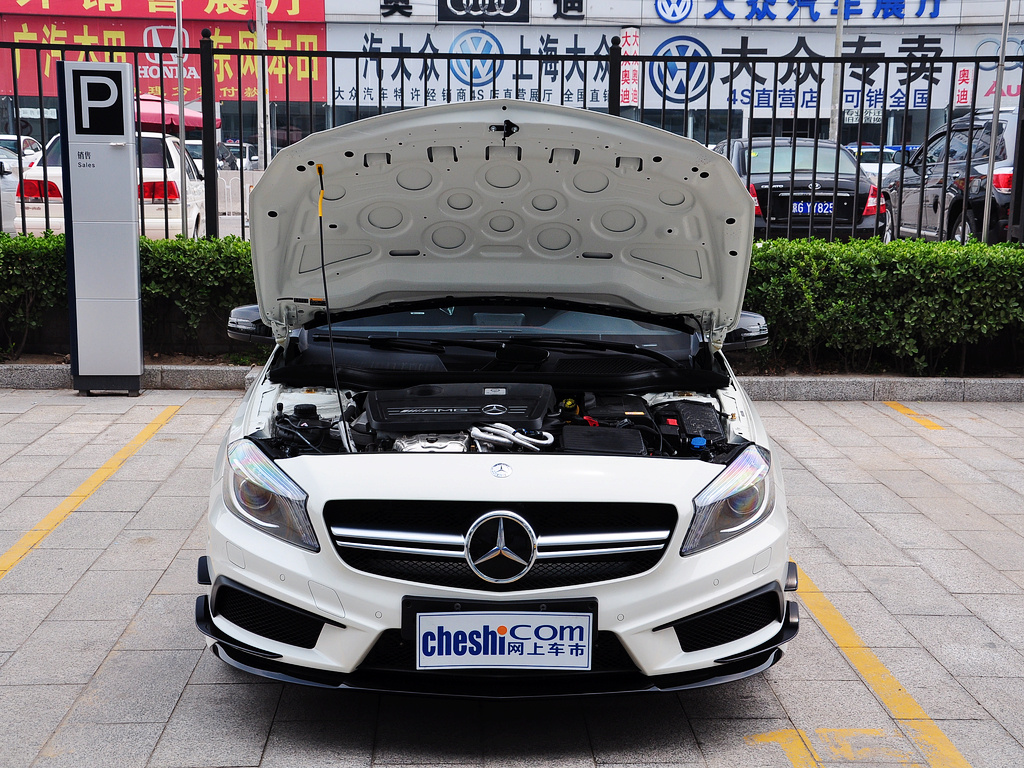 奔驰A级AMG(进口) 2014款 A45 AMG 运动定制版图片