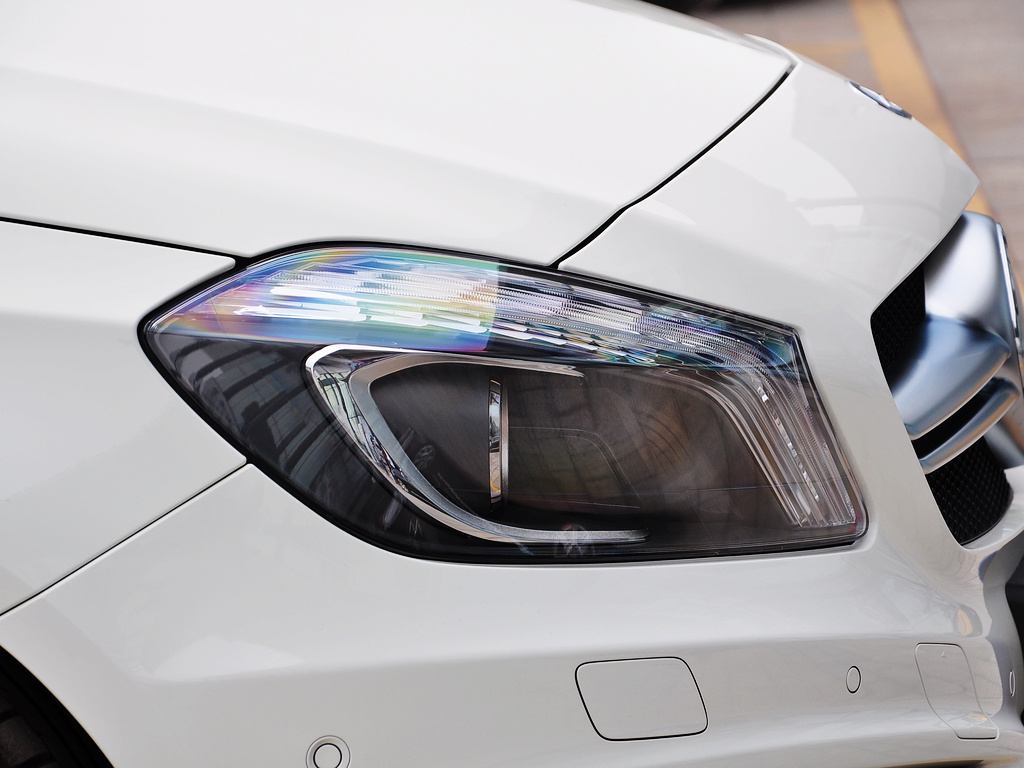 奔驰A级AMG(进口) 2014款 A45 AMG 运动定制版图片