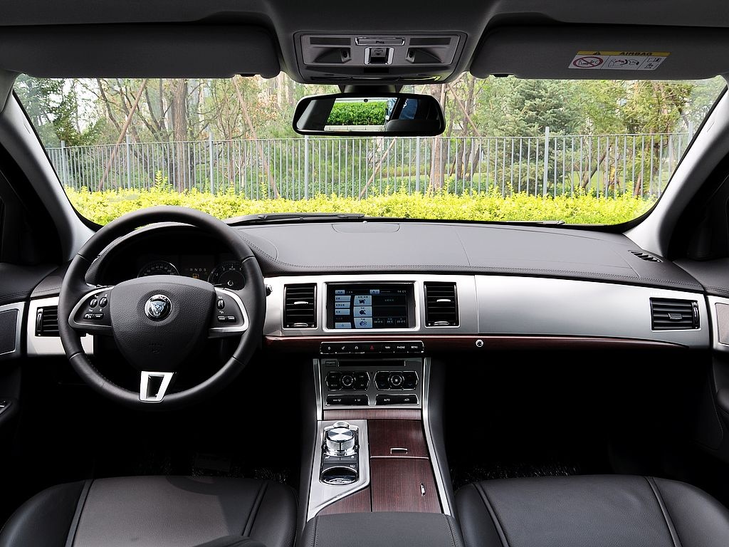 捷豹XF XF 2.0T 自动 风华版 2015款图片