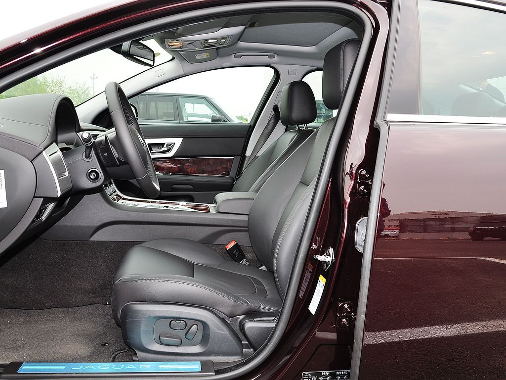 捷豹XF 2.0T 自动 豪华版 2015款图片