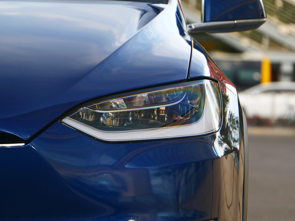 MODEL X 图片