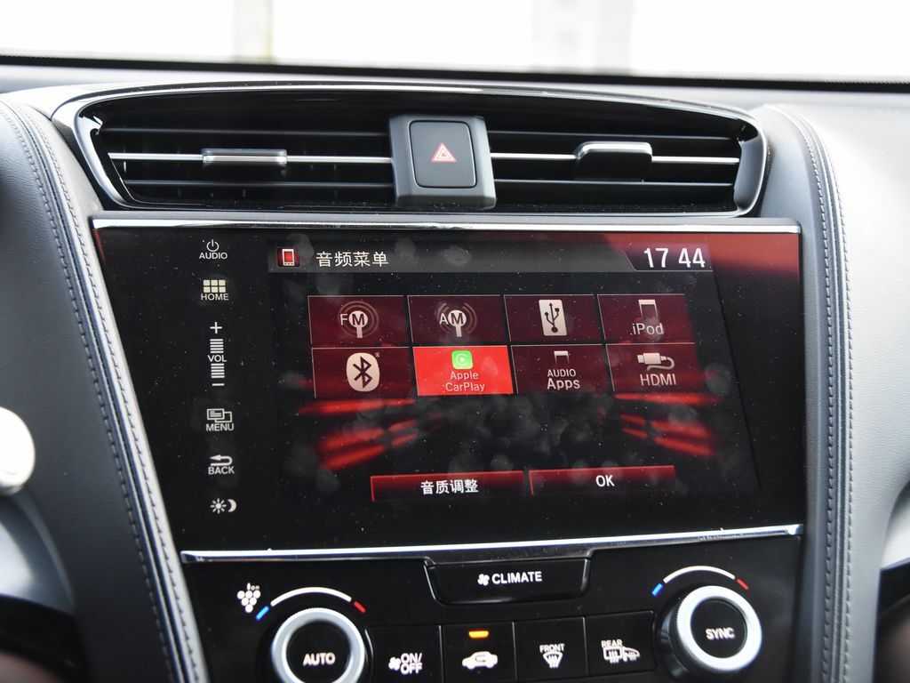 讴歌CDX 图片