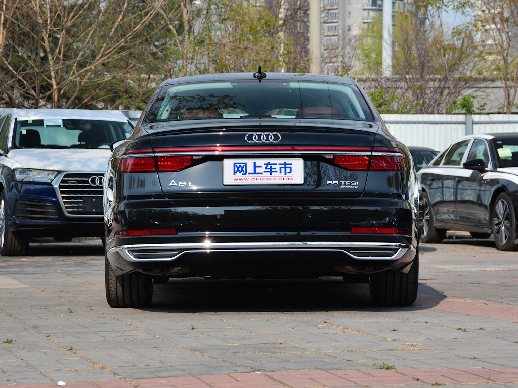 奥迪A8 图片