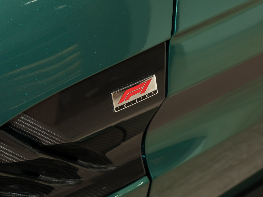 阿斯顿·马丁V8 Vantage 图片