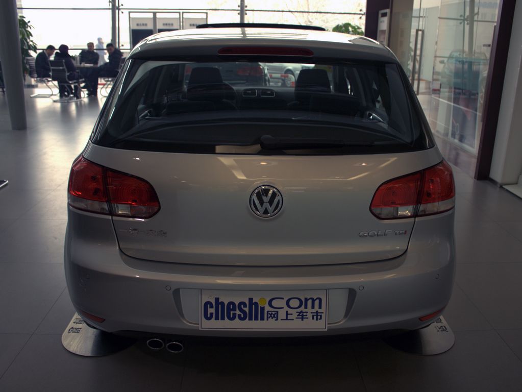 高尔夫GTI 2.0TSI DSG2010款