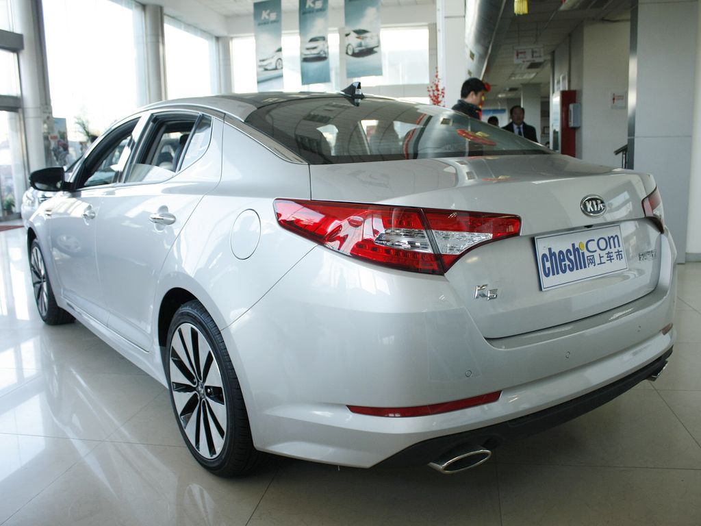 起亚K5 2.4 ATTOP2011款