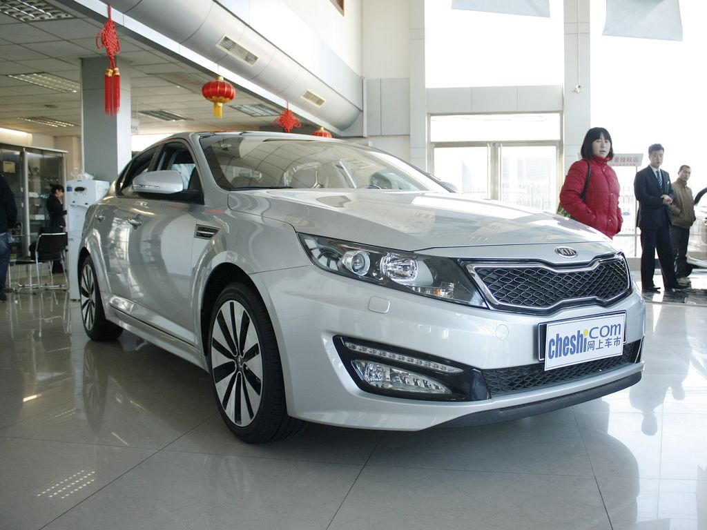 起亚K5 2.4 ATTOP2011款